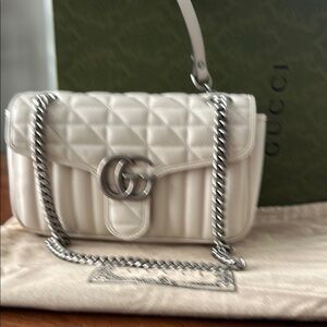 Gucci GG Marmont Medium Shoulder Bag